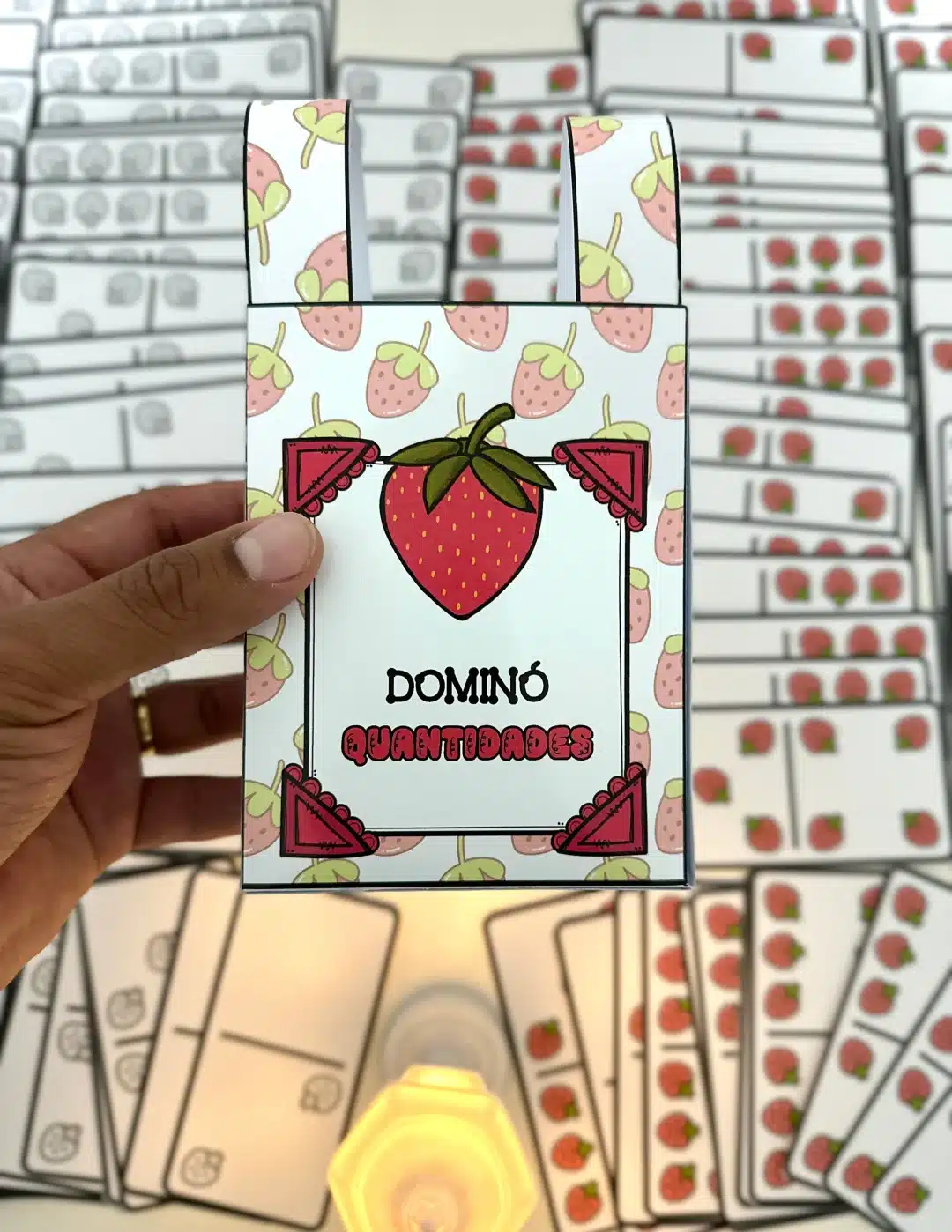Dominó das Quantidades tema Morango